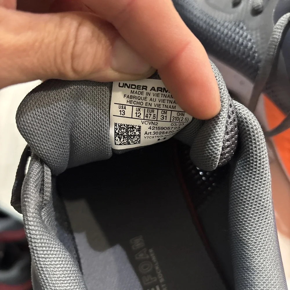under armour Charged Escape Size 13